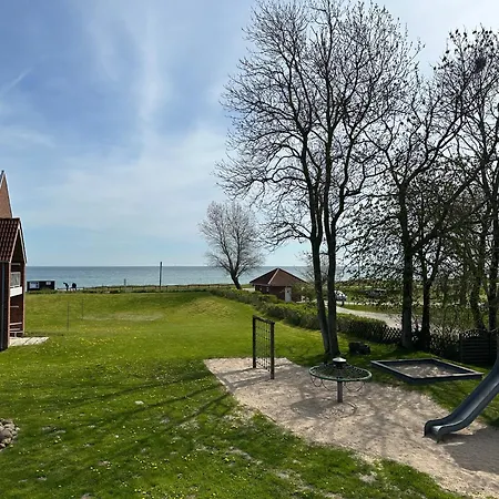Apartment Urlaub Mit Ostseeblick, Schwimmbad Und Direkter Strandlage