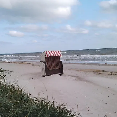 Urlaub Mit Ostseeblick, Schwimmbad Und Direkter Strandlage Kronsgaard